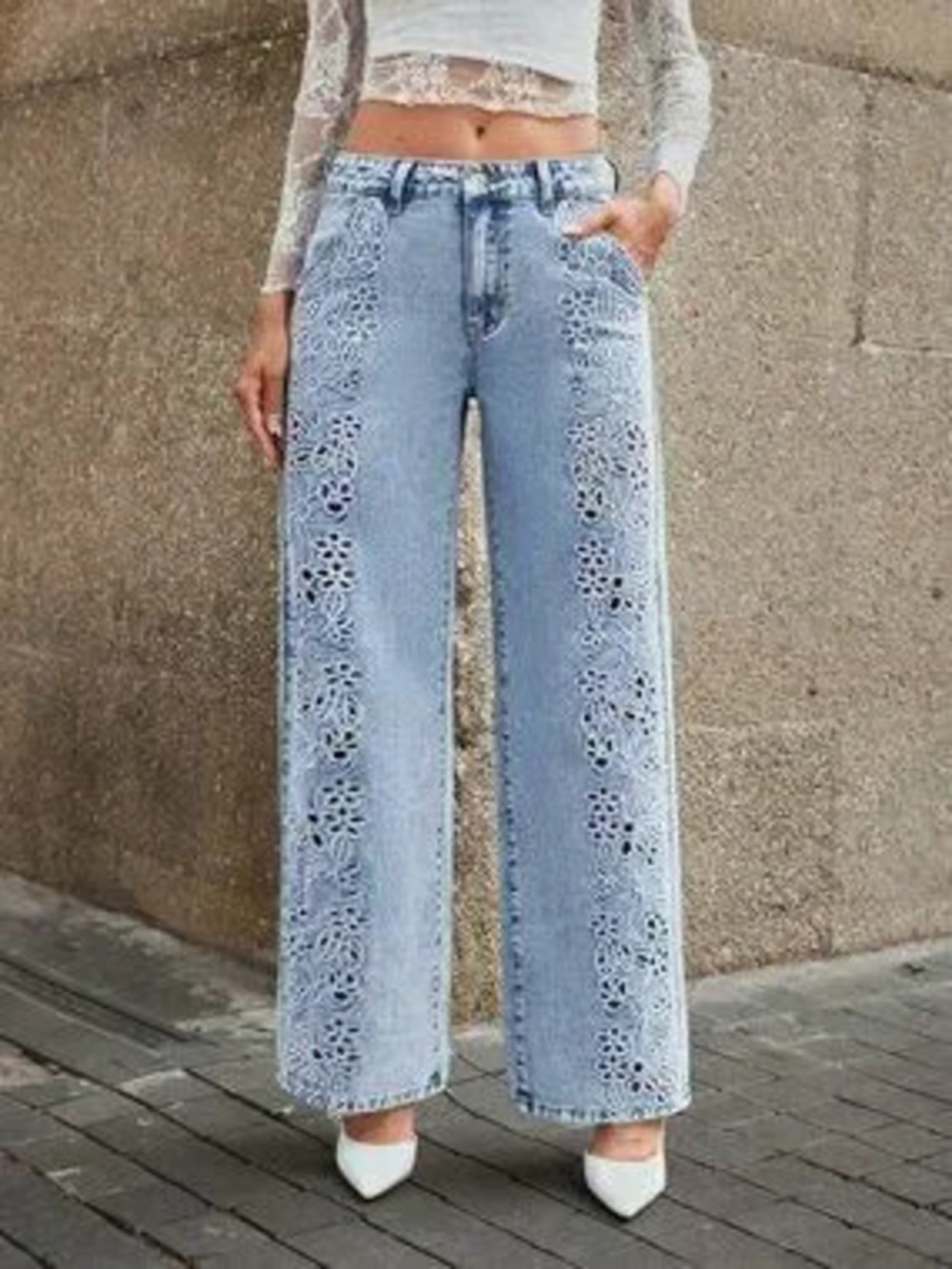 Light Wash Casual Women's Hollow Embroidered Straight Denim Jeans